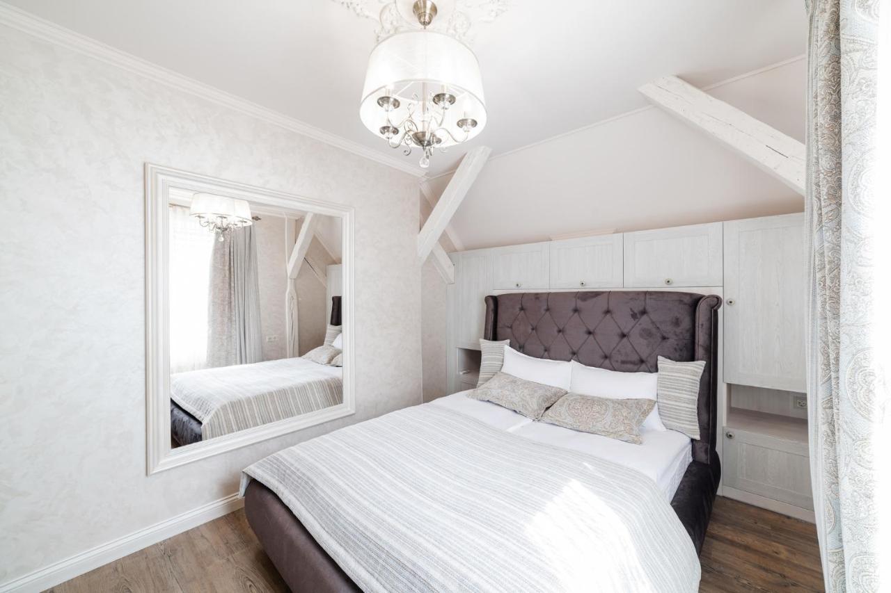 Lux Apartment On Duhnovicha Street .Free Parking. Uzhhorod Exterior photo